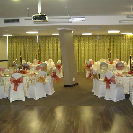 La Mercy Beach Hotel Luaran gambar