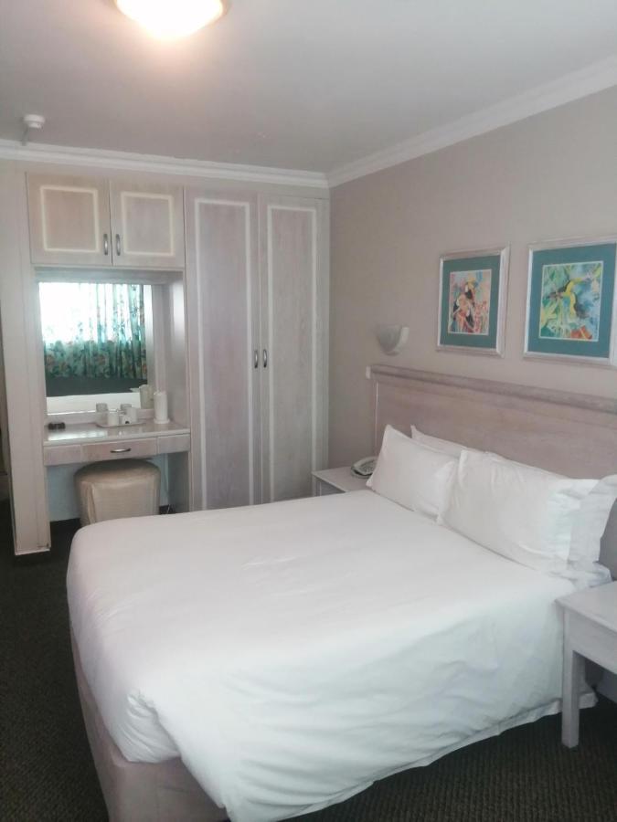 La Mercy Beach Hotel Luaran gambar